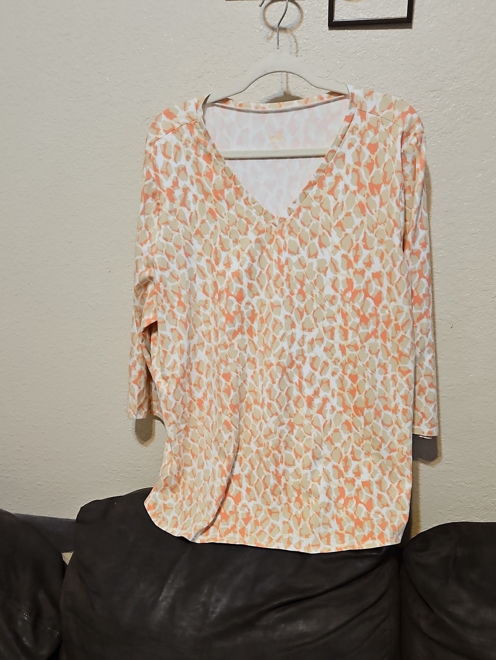 Belle by Kim Gravel Peach and Cream Printed V-Neck Tunic Top